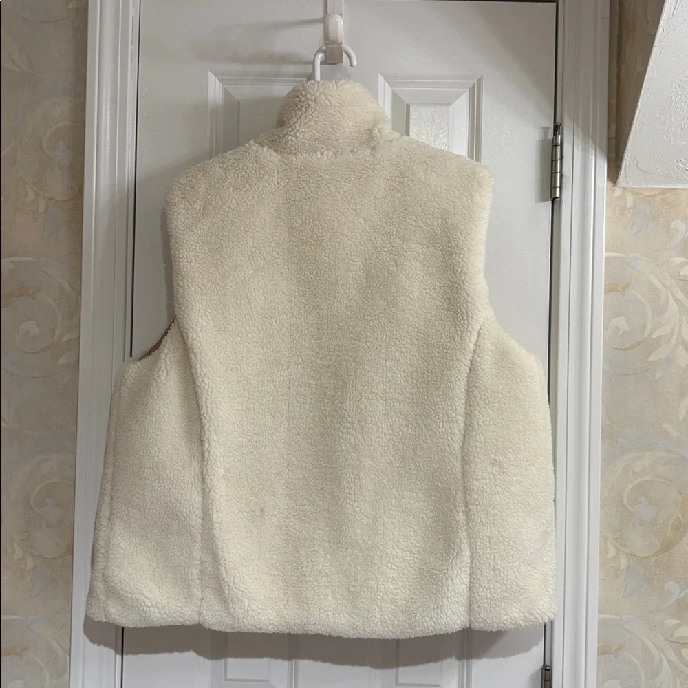Lucky Brand Reversible Cream Sherpa/Tan Polyester Vest - Picture 5 of 12
